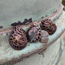 Загрузить изображение в средство просмотра галереи, Aurora -- Labradorite Amulet in Bronze or Silver | Hibernacula