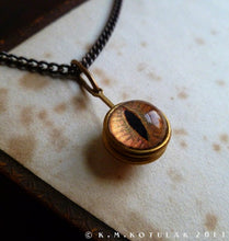 Загрузить изображение в средство просмотра галереи, Spherical Numina Iris Pendant -- Lynx, Small | Hibernacula