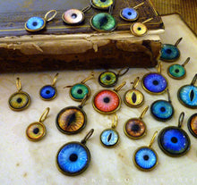 Загрузить изображение в средство просмотра галереи, Iris Charm -- Wolf / Large Pendant | Hibernacula