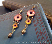Загрузить изображение в средство просмотра галереи, Rabbit Heart -- Numina Iris Earrings | Hibernacula