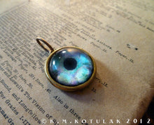 Загрузить изображение в средство просмотра галереи, Iris Charm -- Lagoon Blue / Medium Pendant | Hibernacula