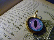 Загрузить изображение в средство просмотра галереи, Iris Charm -- Alien / Large Pendant | Hibernacula