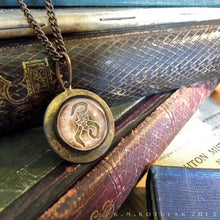 Загрузить изображение в средство просмотра галереи, The Yellow Sign -- Glyph of Madness Pendant | Hibernacula