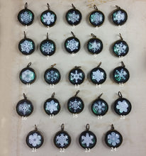 Загрузить изображение в средство просмотра галереи, The Magic of Winter -- Bentley Snowflake | Hibernacula