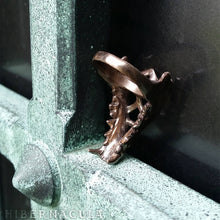 Загрузить изображение в средство просмотра галереи, Hunter -- Jawbone Ring in Bronze or Silver | Hibernacula
