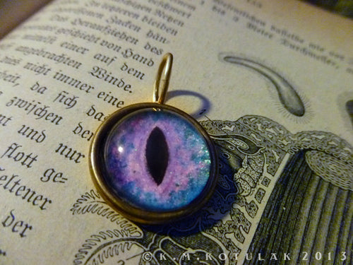 Iris Charm -- Alien / Large Pendant | Hibernacula